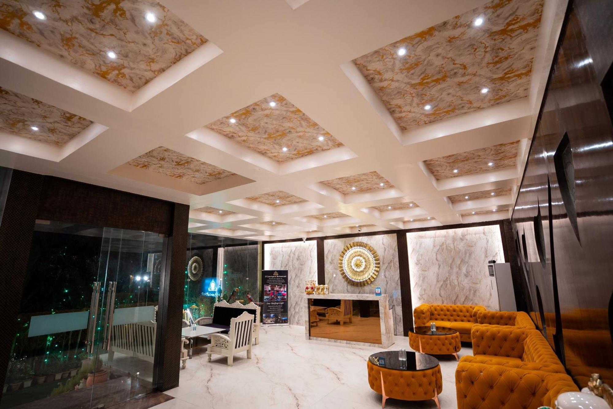 Hotel Radiance Courtyard Варанаси Экстерьер фото