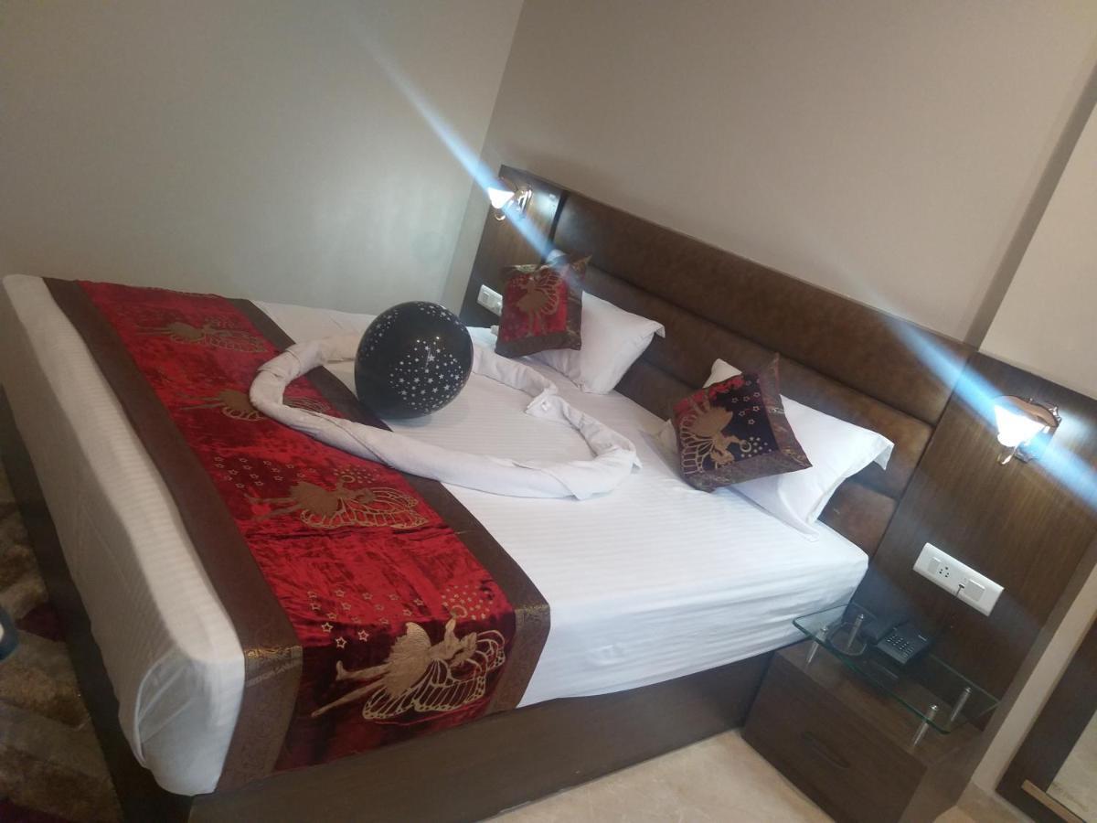 Hotel Radiance Courtyard Варанаси Экстерьер фото
